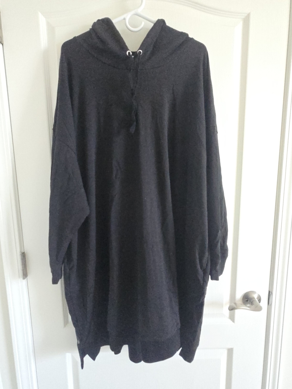 The Drop Black Oversized Hooded Sweatshirt Dress With Pockets - 4X